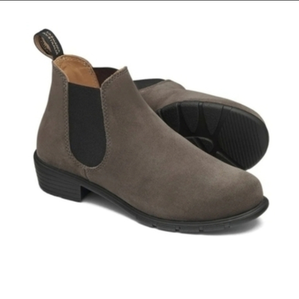 NIB Blundstone Chelsea boots 2173 dark grey